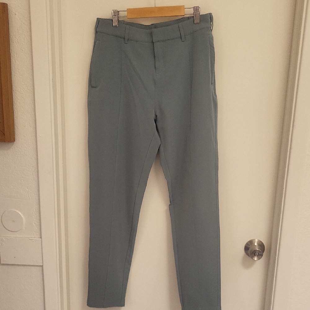 32 Degrees Size 6 Sage/Minty Green Slacks